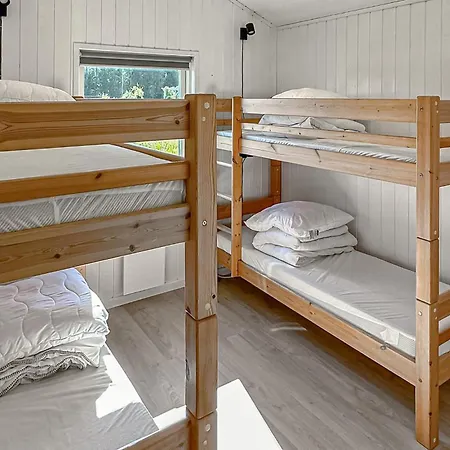 Pet Friendly In With Wifi Strandby